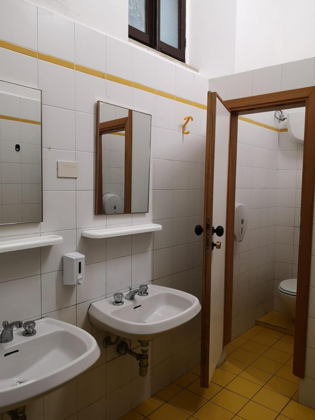 Ostello San Marco กอร์โตนา ภายนอก รูปภาพ
