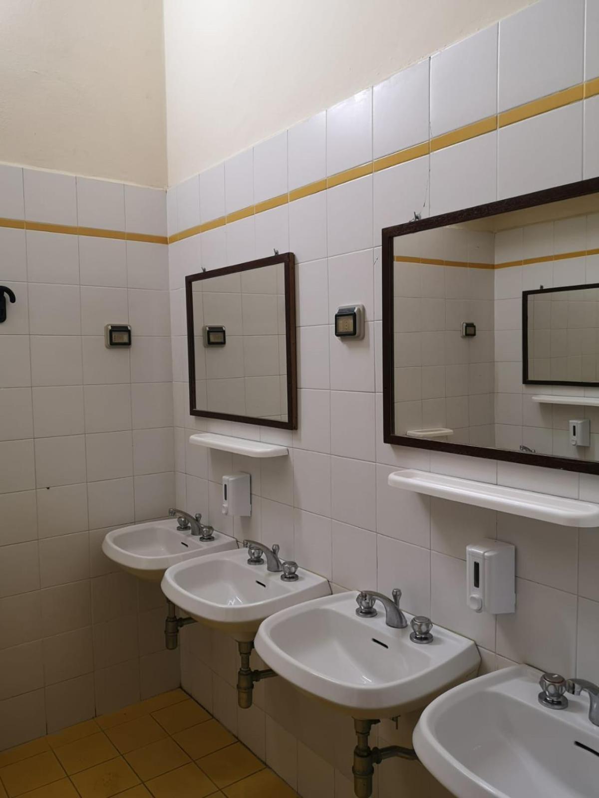 Ostello San Marco กอร์โตนา ภายนอก รูปภาพ